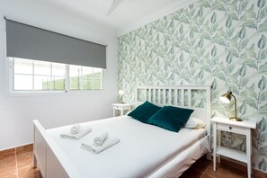 2 bedrooms, iron/ironing board, free WiFi, bed sheets