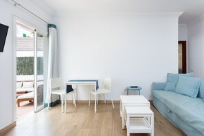 TV - Apartamento con gran terraza Chill Out (Alcalá)