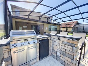 Terrace/patio - Magical Express: Private Pool & 24/7 Support (Davenport)