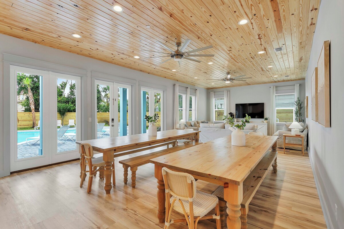 Photo 10 of Poseidon's Palace: Luxury Home with Pool+Spa! Golf Cart! 3 Min to Beach