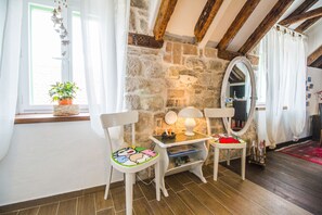 Interior - **Modern meets traditional** APT Tiramola - (Split)