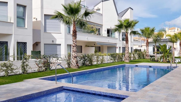 Pool - 10 - Top floor apartment with solarium (Torrevieja)