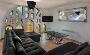 Smart TV - Stunning Church conversion close to Blackpool Tower (Blackpool)