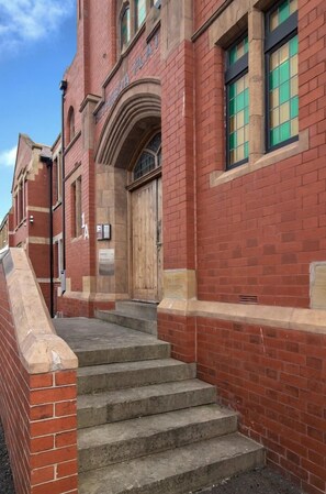 Exterior - Stunning Church conversion close to Blackpool Tower (Blackpool)