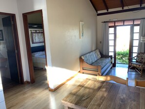 Family Chalet | Desk, blackout drapes, free WiFi, bed sheets - Pousada do Atobá (Florianópolis)