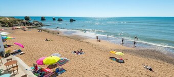 "Côté Océan" Direct beach access 200m away on foot!