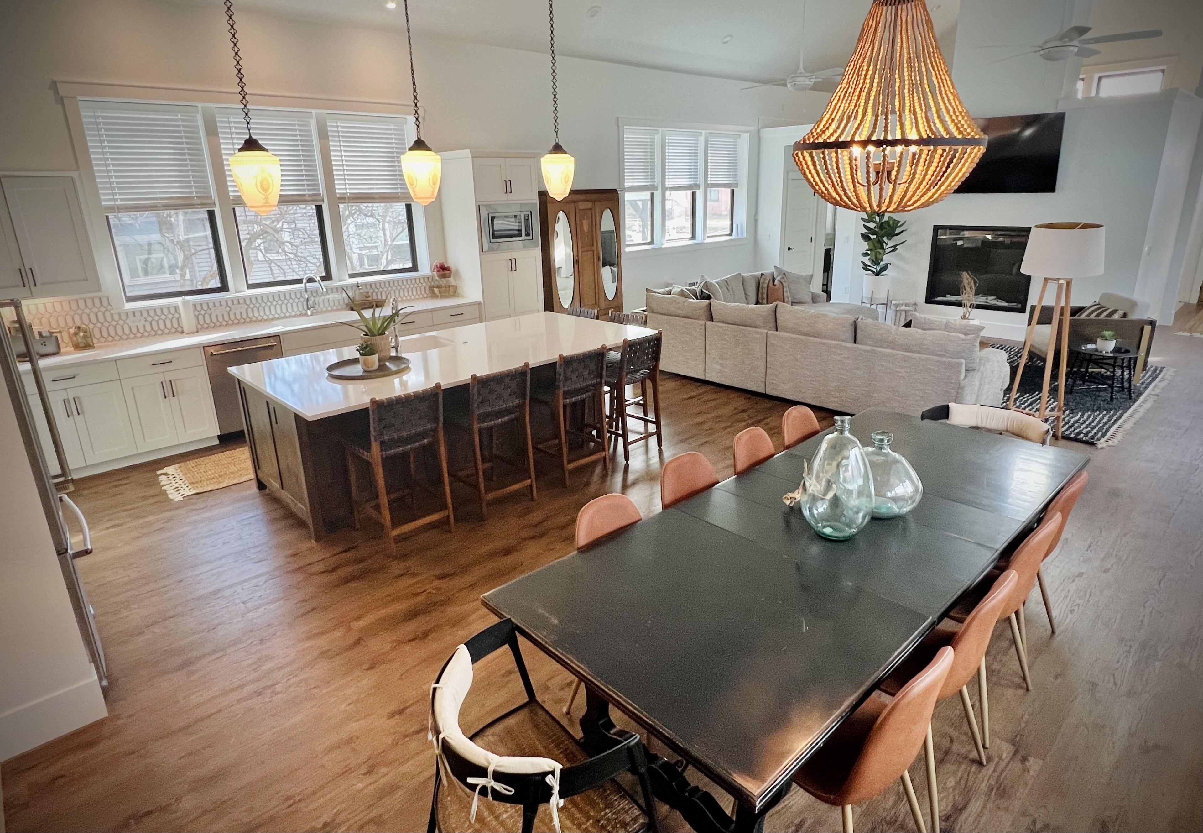 Smart TV, fireplace, books, video library