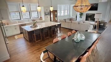 Smart TV, fireplace, books, video library
