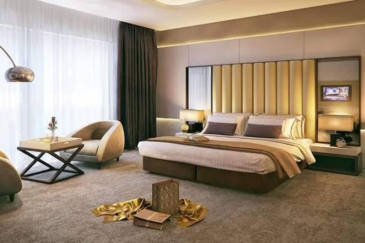 Business Double Room | In-room safe, blackout drapes, free WiFi