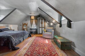 3 bedrooms, desk, free WiFi, bed sheets