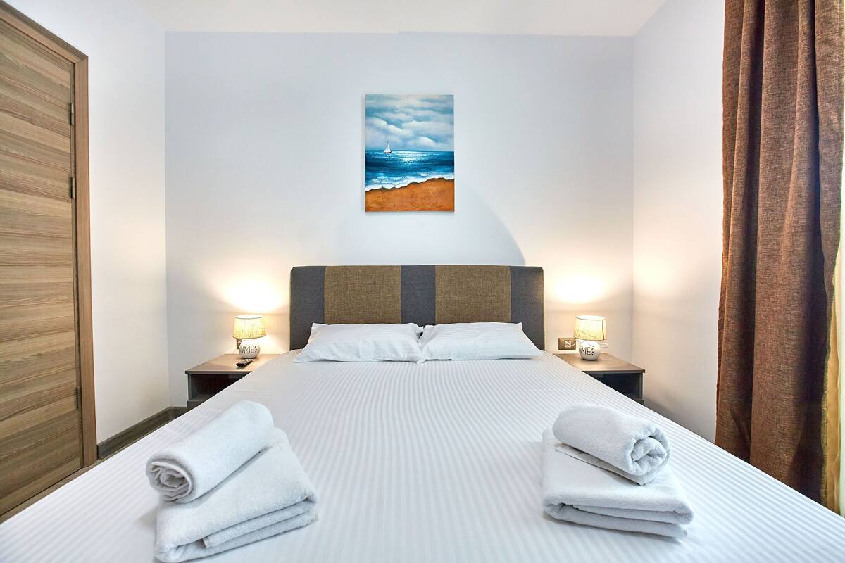 1 habitación, decoración personalizada y muebles diferentes
