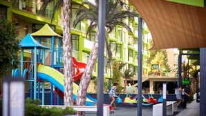 Tempat bermain anak - outdoor