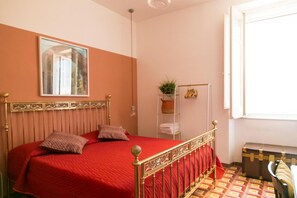 Apartment | 4 bedrooms, iron/ironing board, travel cot - A Casa di Nina Guest House - Intero Appartamento (Naples)