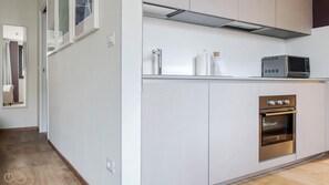 1 habitación, tabla de planchar con plancha y wifi 