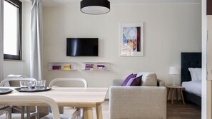 1 habitación, tabla de planchar con plancha y wifi 