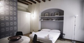Apartment | 1 bedroom, iron/ironing board, WiFi - Mi-como8a1 - Corso Como 8 - Mono I (Milan)