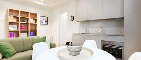 Apartment | 1 bedroom, iron/ironing board