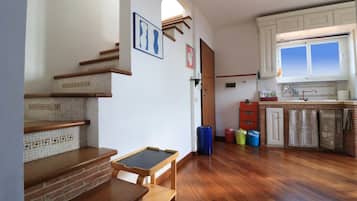 1 habitación, tabla de planchar con plancha y wifi