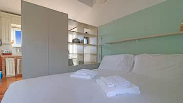 1 habitación, tabla de planchar con plancha y wifi