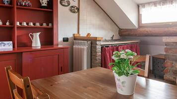 Apartment | 1 bedroom, iron/ironing board