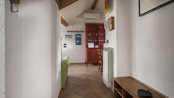 1 間睡房、熨斗/熨衫板