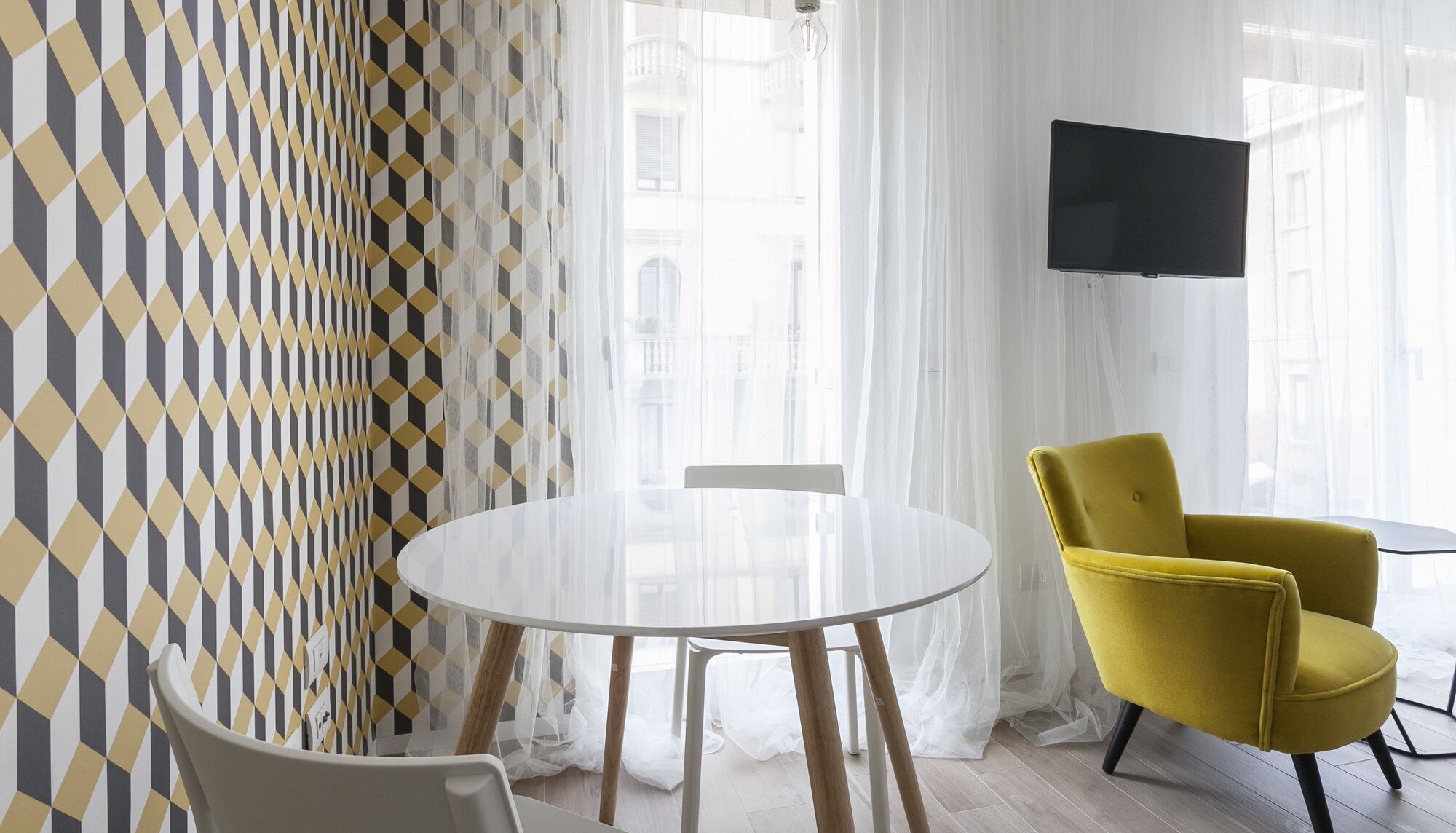 1 habitación, tabla de planchar con plancha y wifi 