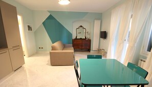 1 camera, ferro/asse da stiro