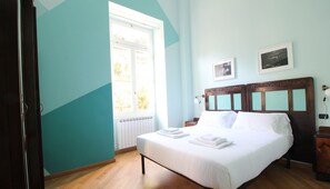 2 makuuhuonetta, silitysrauta/-lauta