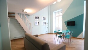 2 makuuhuonetta, silitysrauta/-lauta