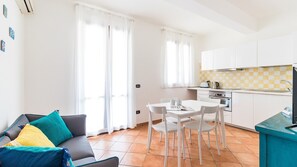 1 dormitorio, tabla de planchar con plancha, wifi