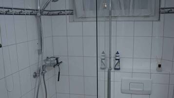 Dusche, Haartrockner, Seife