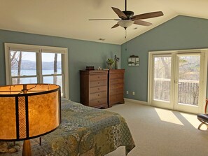 4 habitaciones, escritorio, tabla de planchar con plancha y wifi gratis 