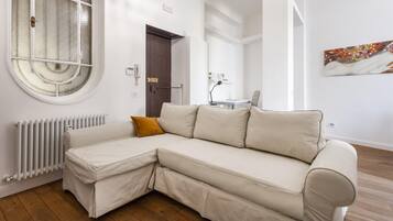 Apartment | 1 bedroom, iron/ironing board, WiFi