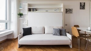 Apartment | WiFi - Italianway Easy - Biancamano 2 (Milan)