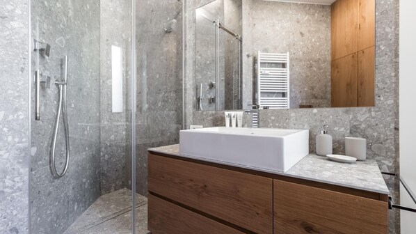 Apartment | 2 bedrooms, WiFi