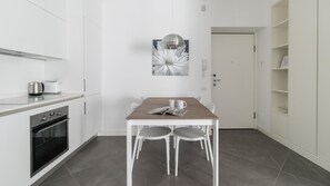 Apartment | 2 bedrooms, WiFi - Vincenzo Monti 29 B (Milan)
