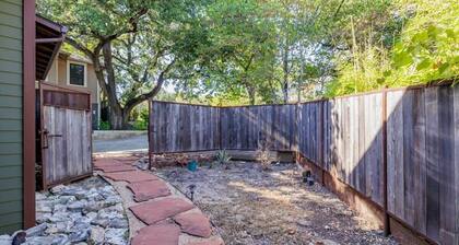 Free Parking, Travis Heights | Merlin - Portoro