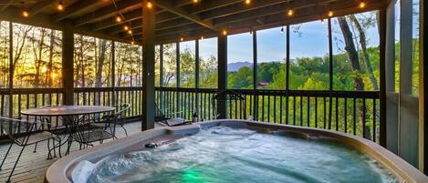 Tina de hidromasaje al aire libre