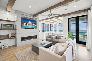 Smart TV, fireplace, stereo