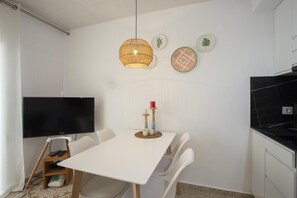 Dining - Apartment near the beach with 1 bedroom (Empuriabrava)