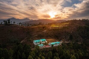 Exterior - A heavenly himalayan getaway in complete solitude on a hill (Matakhani)