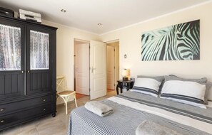 4 Schlafzimmer, Bügeleisen/Bügelbrett, WLAN