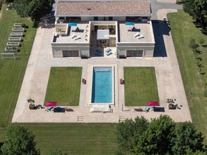 Exterior - Suite Alpilles 5 épis exceptional accommodation in the heart of an exceptional region (Mollégès)