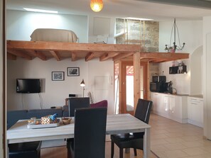 Dining - L' Authentique, historic center 3rd floor (Pézenas)