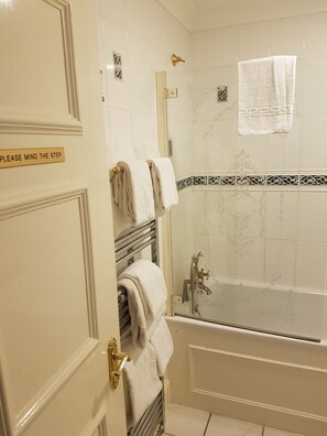 Family Room, Multiple Beds (Family of 3) | Bathroom - Albany, Brighton & Hove (Hove)