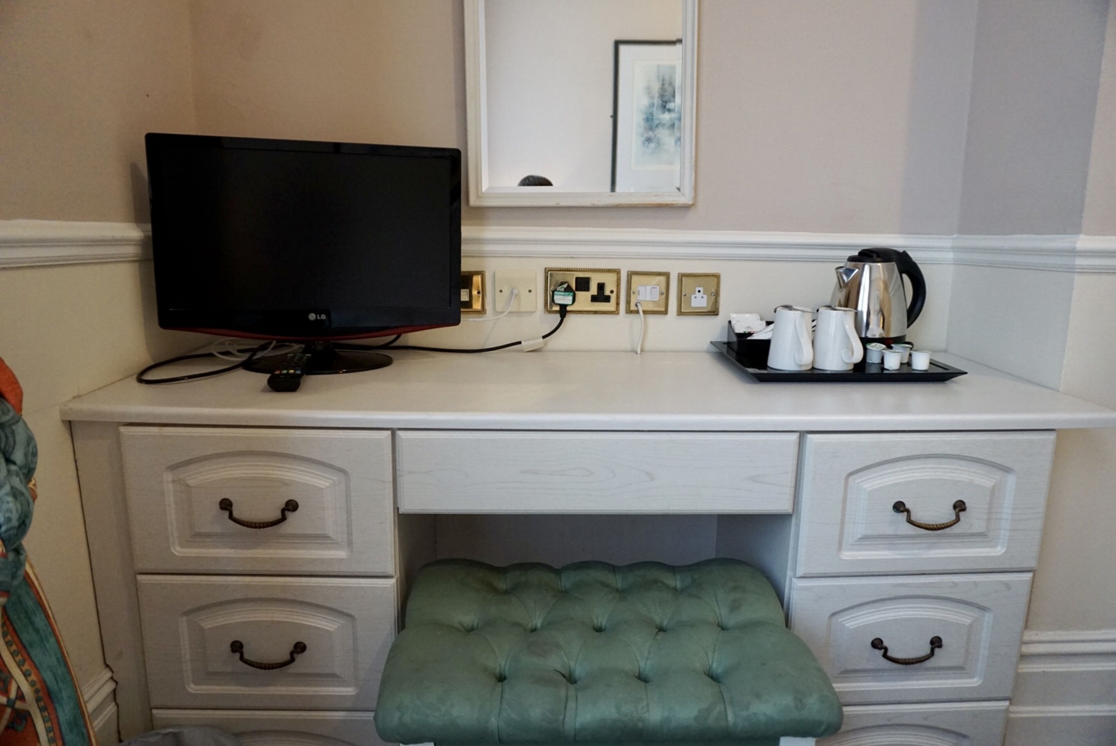 Phòng đôi Tiêu chuẩn, 1 giường đôi | Bàn, bàn ủi/dụng cụ ủi quần áo, bộ trải giường 