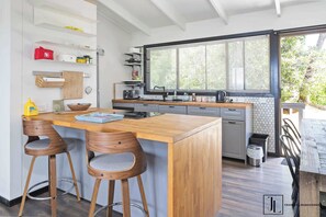 冰箱、微波炉、烤箱、炉灶