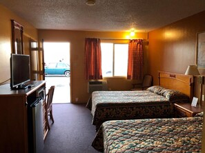 1 bedroom, desk, free WiFi, bed sheets