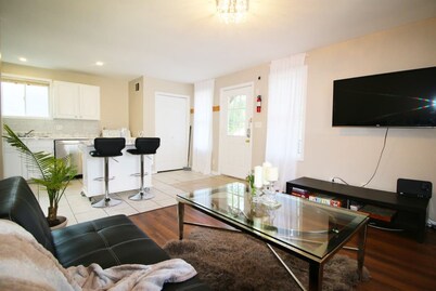 Near Casino & Tunnel!!! Clean & Disinfected