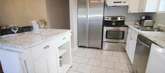 Near Casino & Tunnel!!! Clean & Disinfected